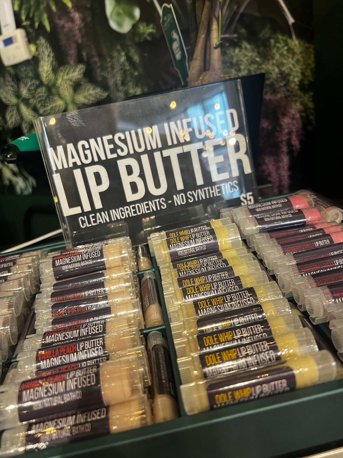1890 - Lip Balm