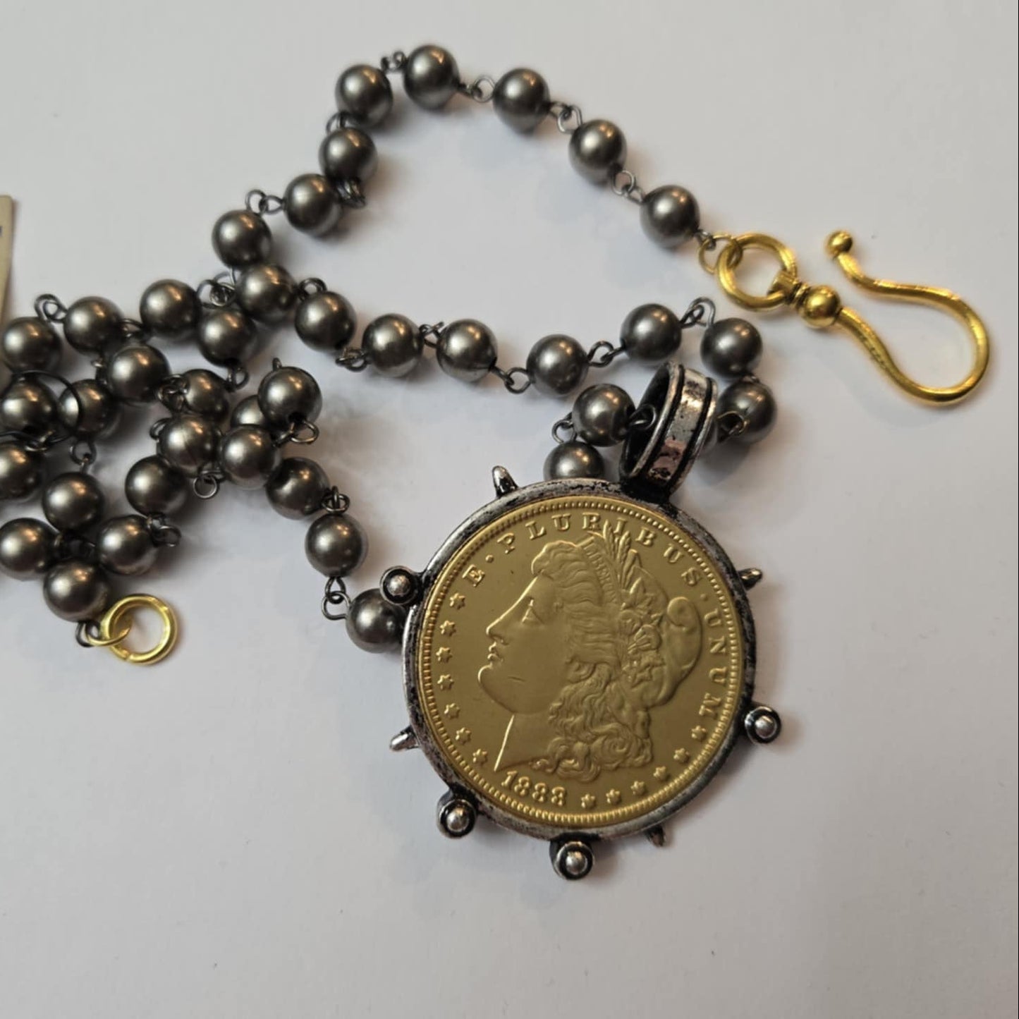Blk Pearl Gld Coin Lg Hook Necklace