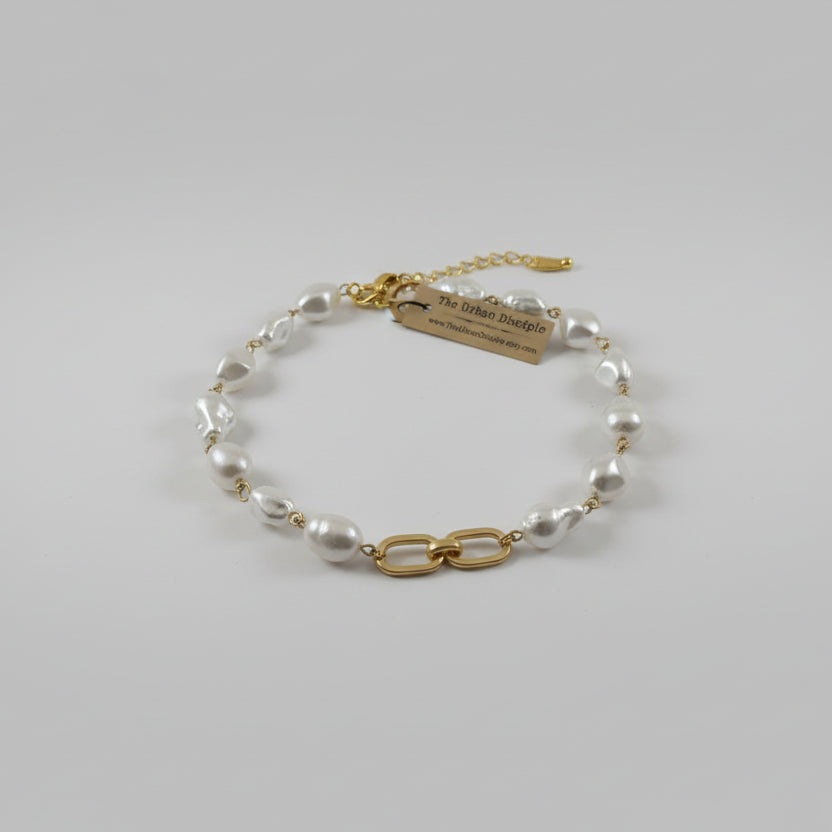 White Baroque Pearl Choker w/Matte Gold Focal